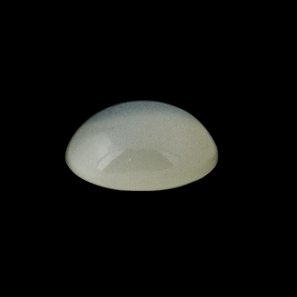 Moonstone, milky white, cabochon, oval, 11 x 9 mm